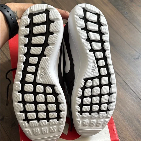 Nike Roshe Two Black and White Sneakers - Picture 5 of 5